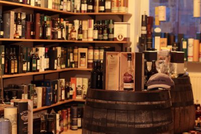 Liebe Whiskykeller-Freunde regal_MG_2285